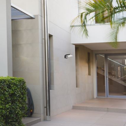 Rabalux - Светодиодный регулируемый солнечный настенный светильник с датчиком LED/4,4 Вт/3,7 В IP54 черный 2200 мАч