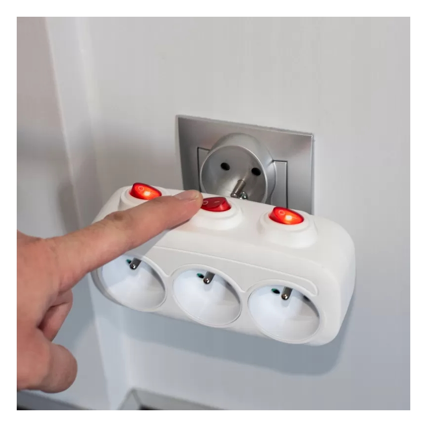 Разветвитель с выключателями, 3 розетки