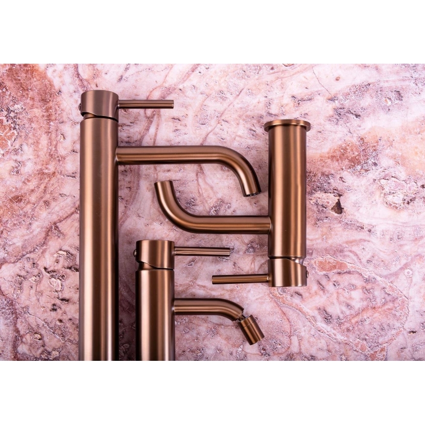 REA-B1112 - Смеситель для умывальника LUNGO 16,5 см, шлифованная медь