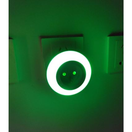 Навігаційний LED світильник з датчиком сутінків та розеткою LED/0,6W/230V