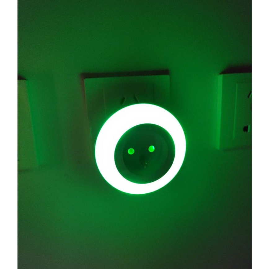 Навігаційний LED світильник з датчиком сутінків та розеткою LED/0,6W/230V