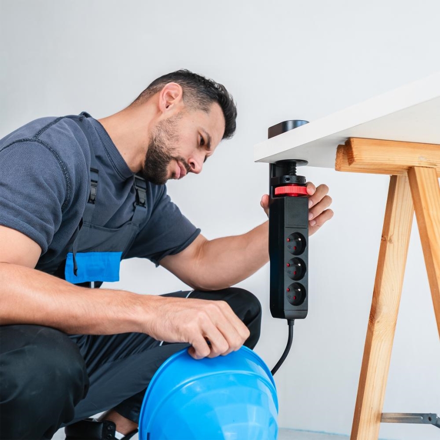 Сетевой удлинитель с креплением на стол, 3 розетки, Тип E + 2xUSB-A + 1xUSB-C, 1,5 m, чёрный