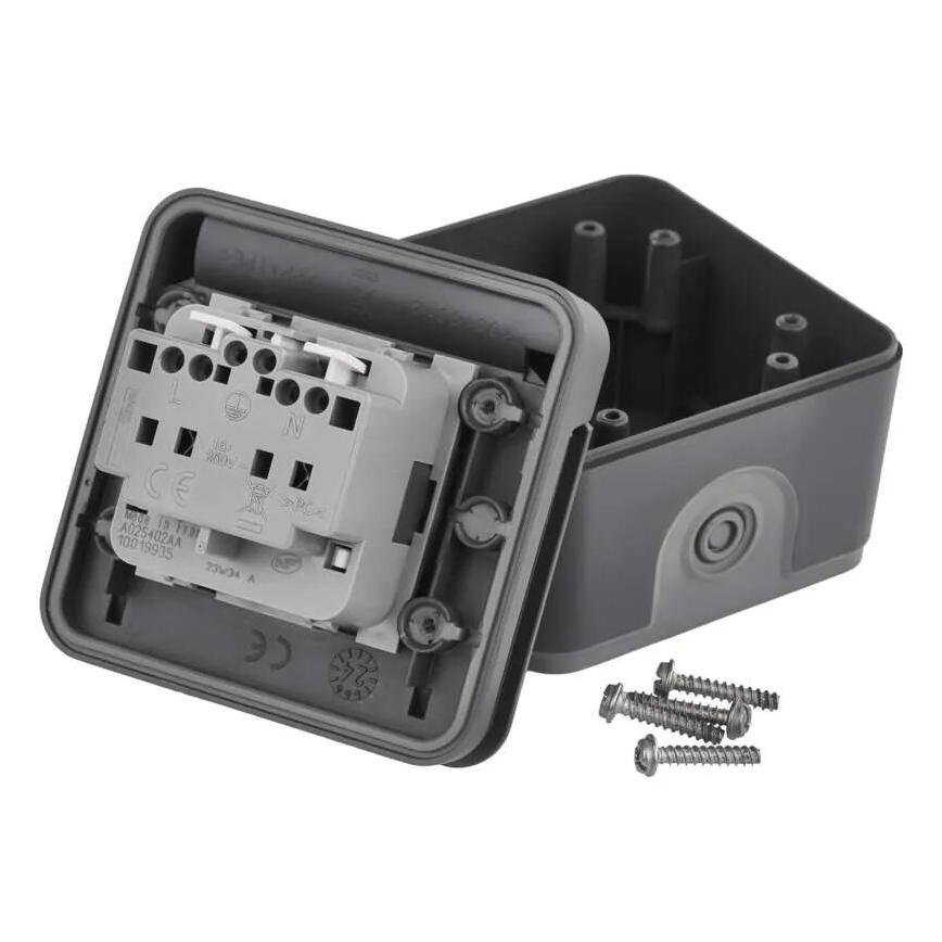 Розетка для вологого середовища IP55