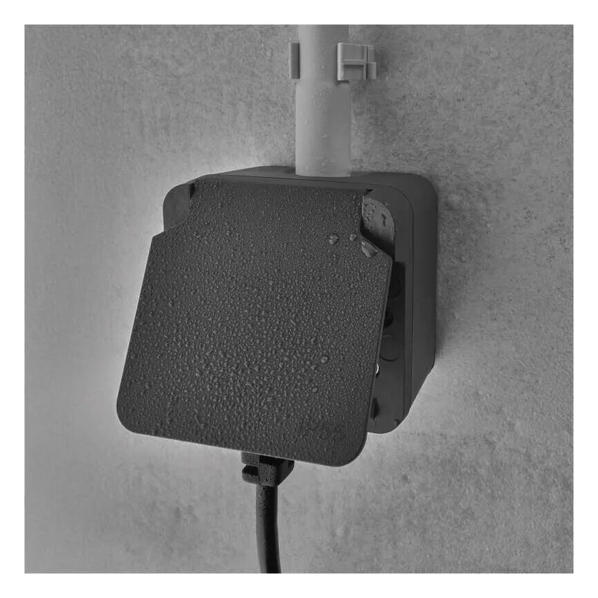 Розетка для вологого середовища IP55