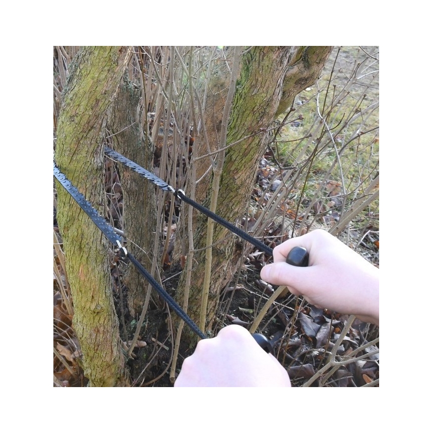 Ручная бензопила черная