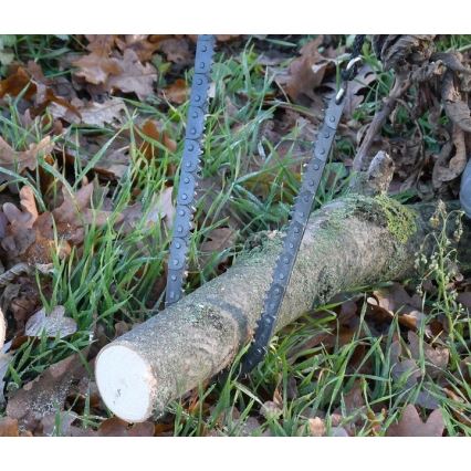 Ручная бензопила черная