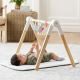 Skip Hop - Дитячий ігровий килимок із деревʼяною трапецією LINING CLOUD