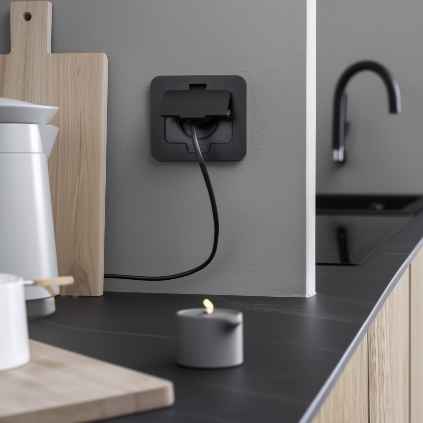 Вулична вбудована підлогова розетка IP55 чорна прямокутна