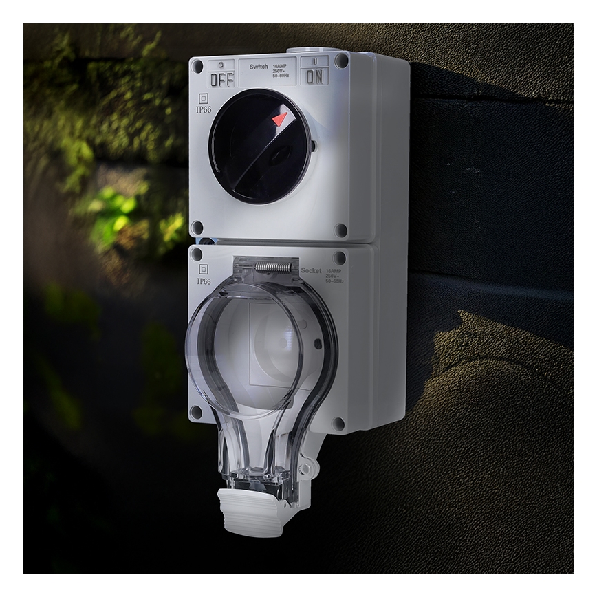 Розетка для влажных помещений с выключателем 230 В/16 А IP66