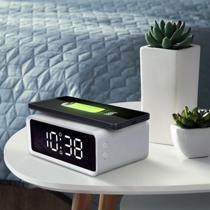 Цифровые часы с беспроводной зарядкой Qi, питание 230 В / CR2032, белые