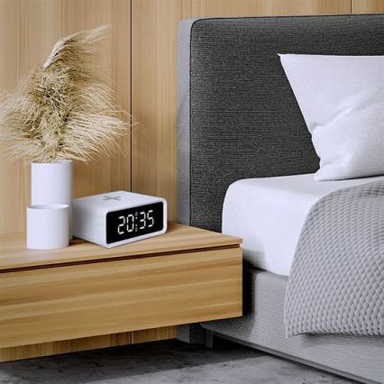 Цифровые часы с беспроводной зарядкой Qi, питание 230 В / CR2032, белые