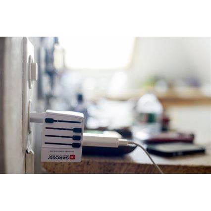 Дорожній адаптер міжнародний 230V + 2x USB-порт