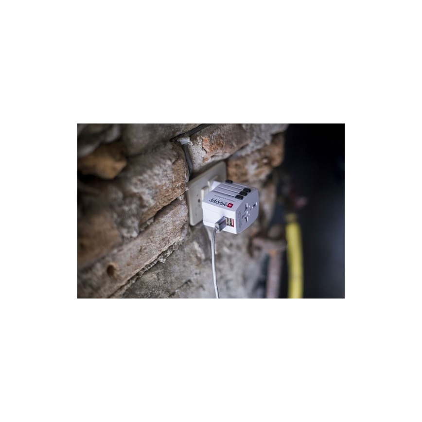 Дорожній адаптер міжнародний 230V + 2x USB-порт