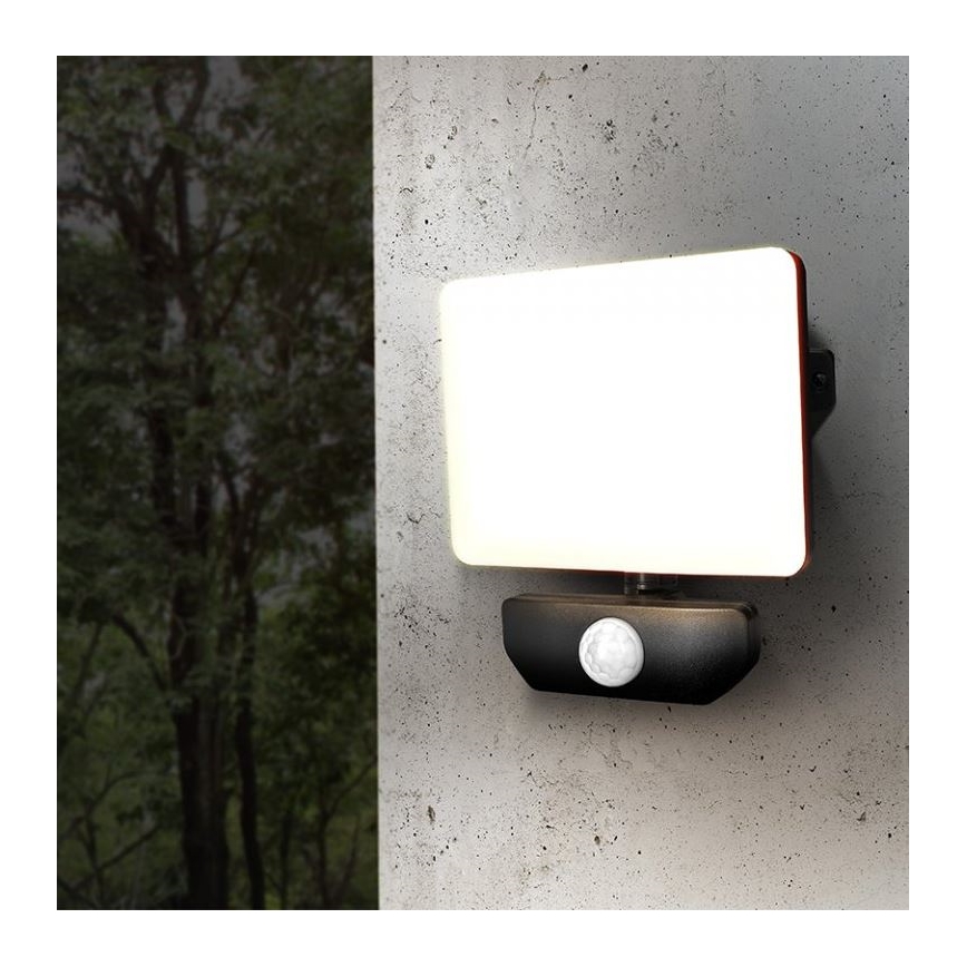 Вуличний світлодіодний прожектор з датчиком LED/20W/230V 4000K IP44