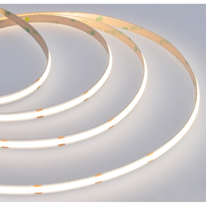 Світлодіодна стрічка LED/8W/m/230V 4000K 5 м
