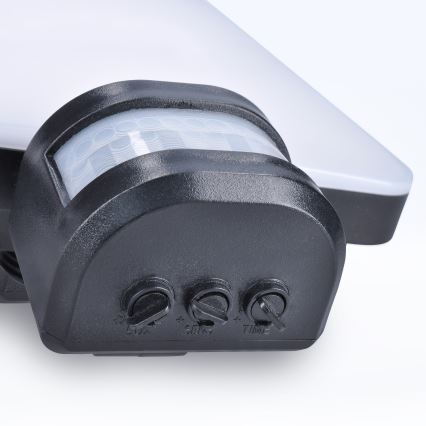 Светодиодный солнечный прожектор с датчиком движения LED/11W/3,7V 4400mAh 3000K/4000K/6500K IP54