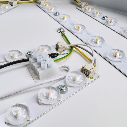 Светодиодный потолочный светильник с регулированием яркости LED/36W/230V 3000-6000K + дистанционное управление