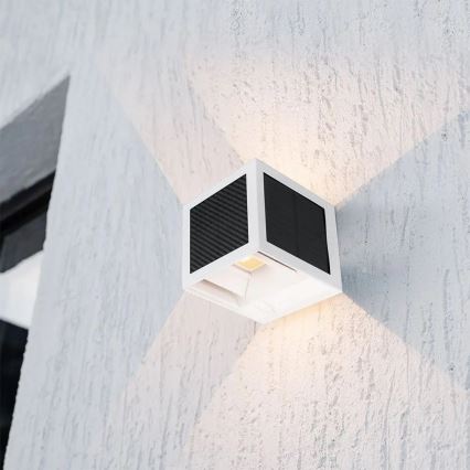 Солнечный светодиодный настенный светильник с датчиком LED/9W/3,7V 3000/4000/6000K IP65 2600 mAh белый