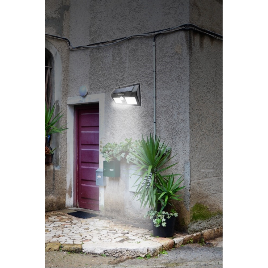 Солнечный настенный светильник LED с датчиком LED/1,2W/3,7V 1200 mAh IP44