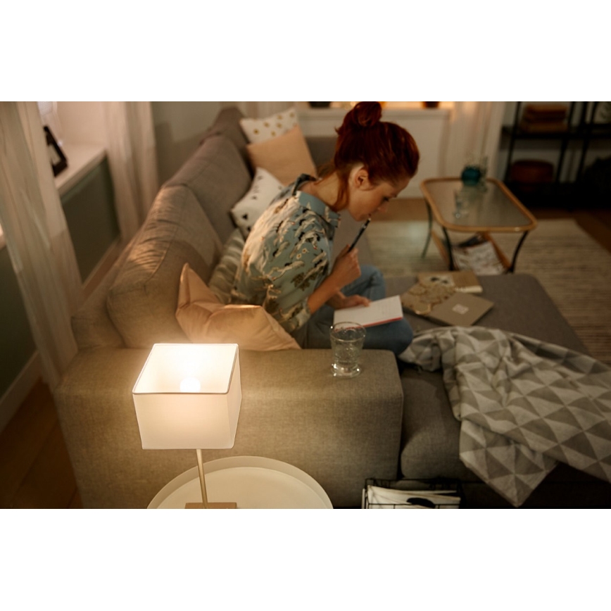 Светодиодная диммируемая лампочка Philips Hue WHITE B39 E14/5,2W/230V 2200K - 6500K
