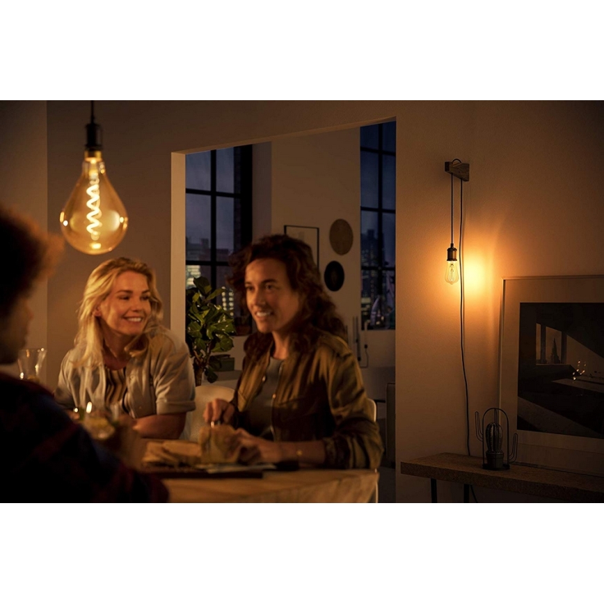 Светодиодная лампочка Philips E27/5W/230V 2000K - VINTAGE