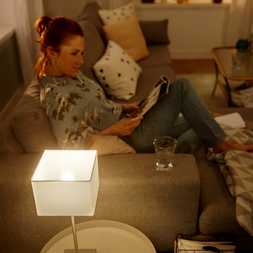 Светодиодная лампочка с регулированием яркости Philips Hue WHITE E14/5,5W/230V 2700K
