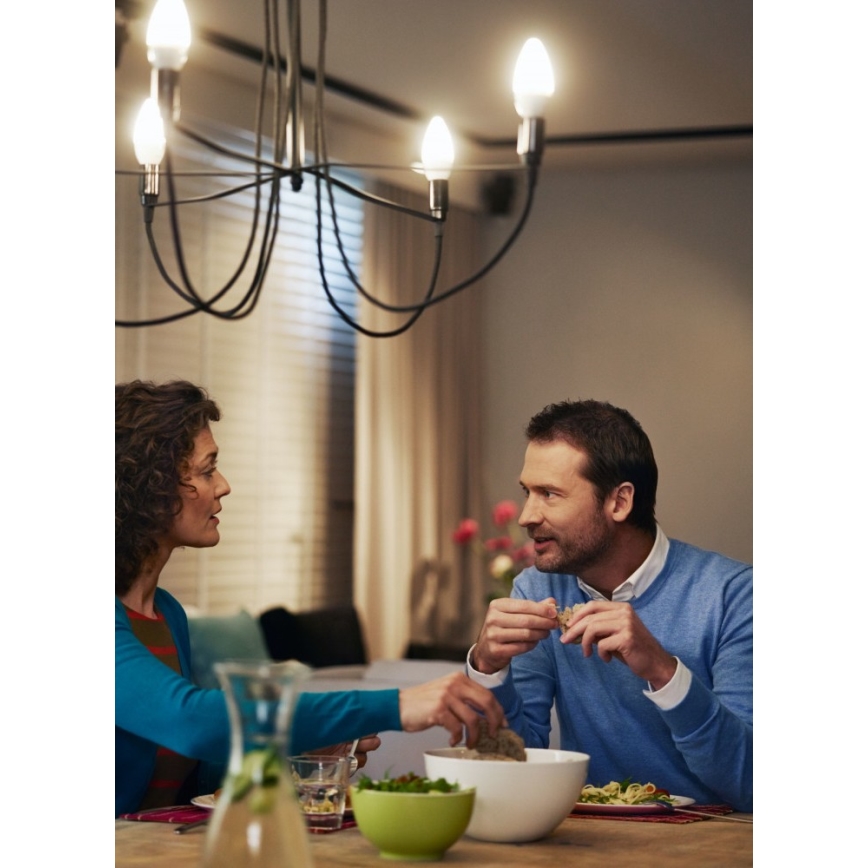 Светодиодная лампочка Philips E14/5,5W/230V 2700K