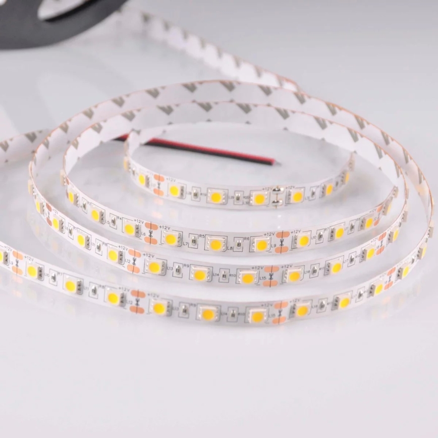 Светодиодная лента для ванной комнаты 5 м LED/45W/12V IP65 белый