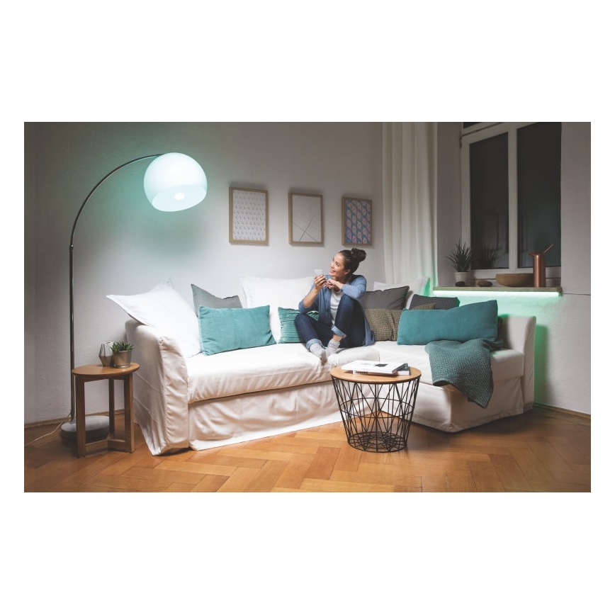 Светодиодная RGB-лампочка с регулированием яркости STAR+ A60 E27/9W/230V 2700K - Osram