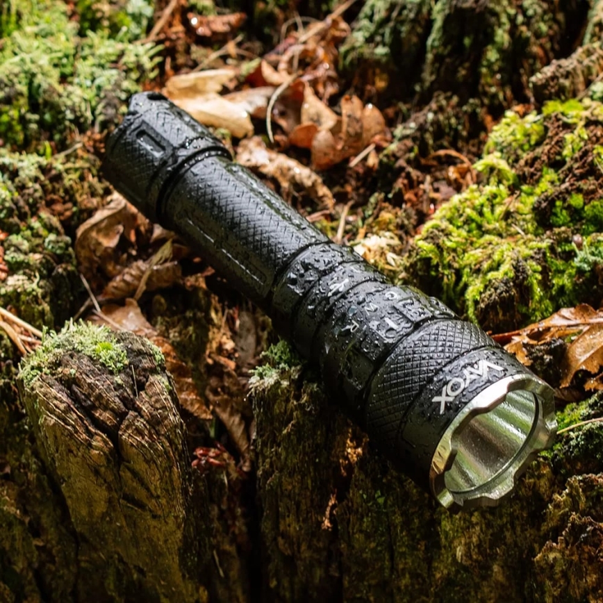 Светодиодный аккумуляторный RGBW-фонарь с регулированием яркости LED/15W/5V IP66 1500 блестящий 2000 mAh