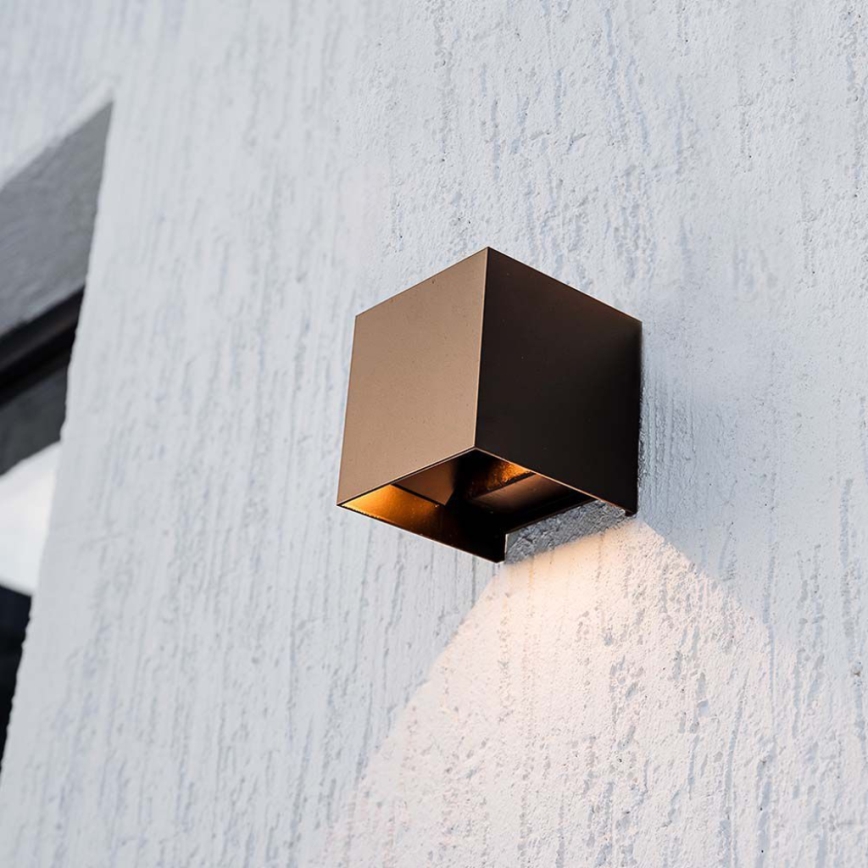 Светодиодный настенный светильник на солнечной батарее с датчиком LED/9W/3,7V IP65 4000K коричневый