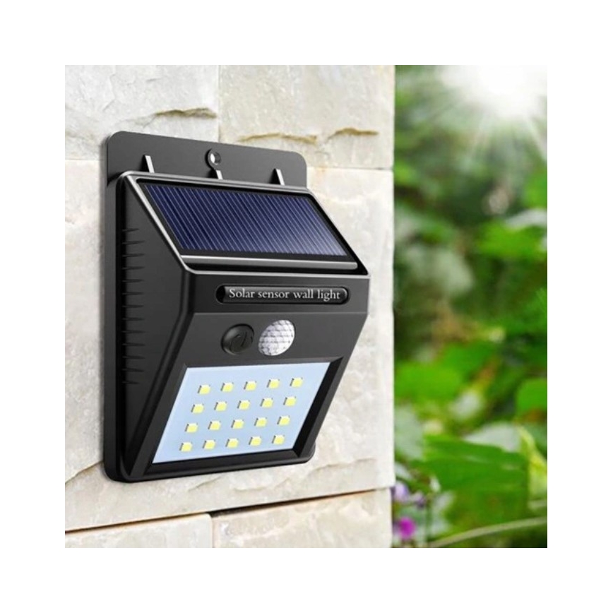 Светодиодный настенный светильник на солнечной батарее с датчиком LED/0,55W/3,7V 1200 mAh IP65