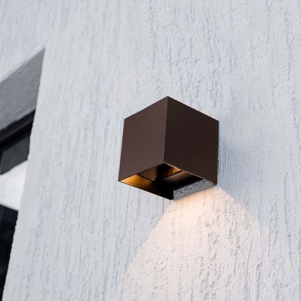 Светодиодный настенный светильник на солнечной батарее с датчиком LED/9W/3,7V 3000/4000/5000K 2600 mAh IP65 коричневый