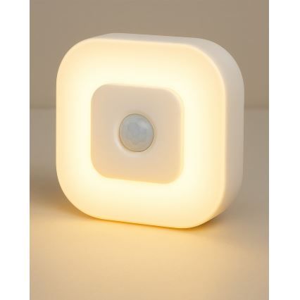 Светодиодный ночник с датчиком LED/0,5 Вт/4,5 В 3xAAA белый