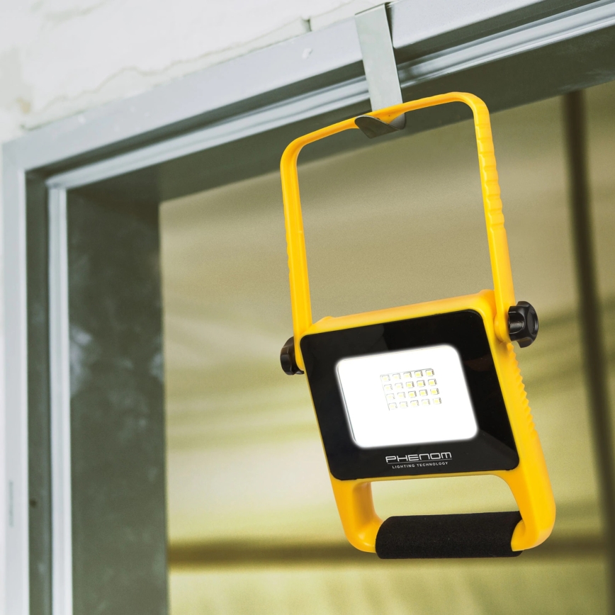 Светодиодный портативный прожектор LED/10W/3,7V 2200 мАч IP65