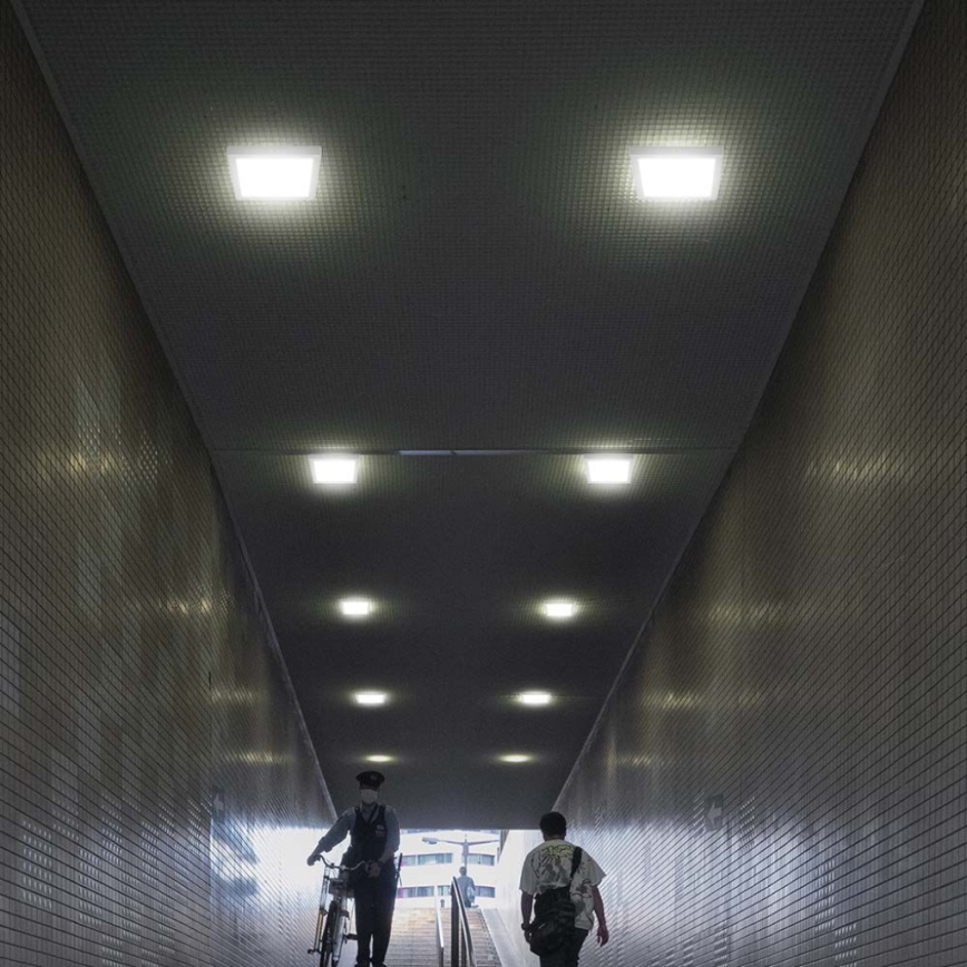 Светодиодный потолочный светильник LED/18W/230V 3000K 21,4x21,4 см белый