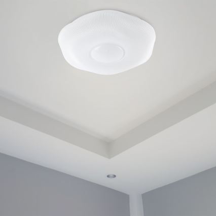 Светодиодный потолочный светильник с регулированием яркости LED/40W/230V 3000-6500K 40 см белый + дистанционное управление