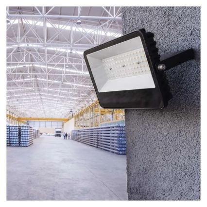 Светодиодный прожектор AVENO LED/48 Вт/230 В 4000 К 7200 лм IP66 чёрный