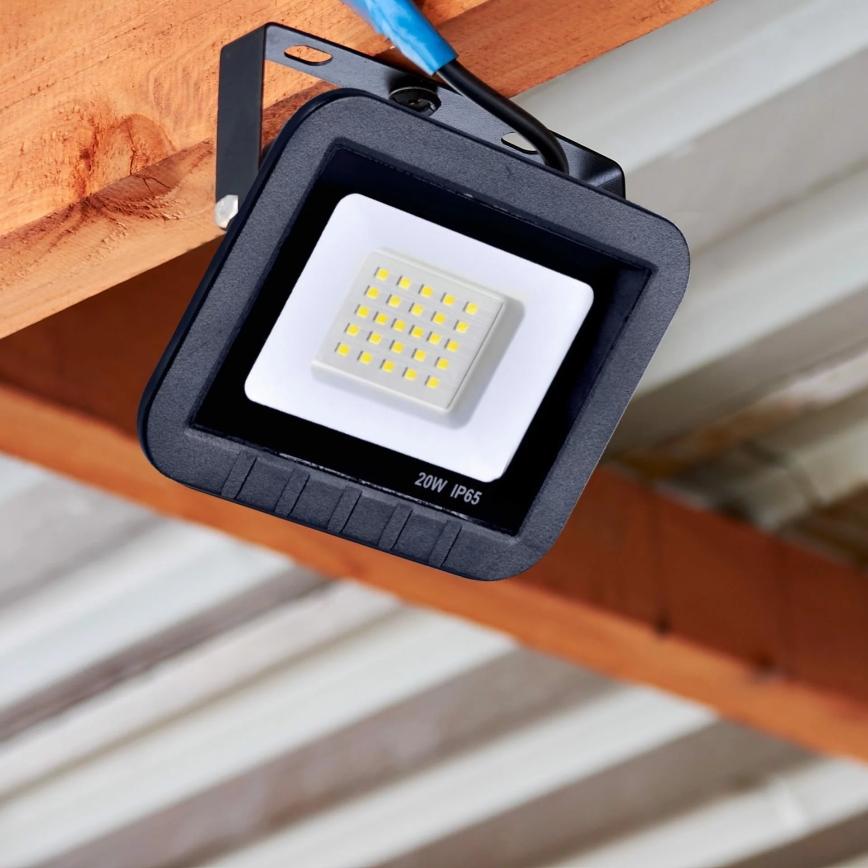 Светодиодный прожектор LED/20W/230V IP65