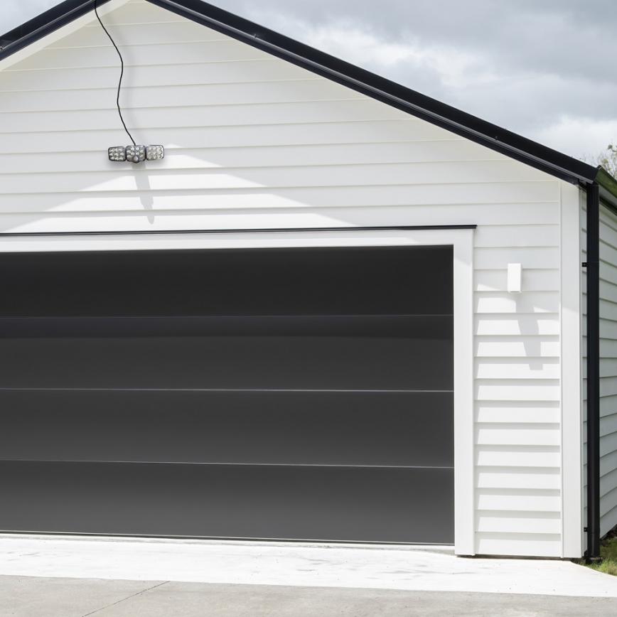 Светодиодный прожектор на солнечной батарее с датчиком движения и освещенности LED/20W/3,7V 1200 mAh IP44 + дистанционное управление