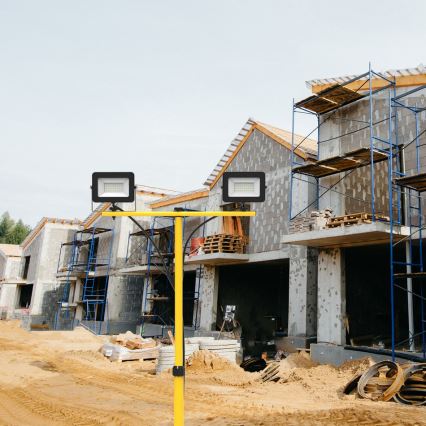 Светодиодный прожектор с подставкой 2xLED/30Вт/230В 4000К IP44