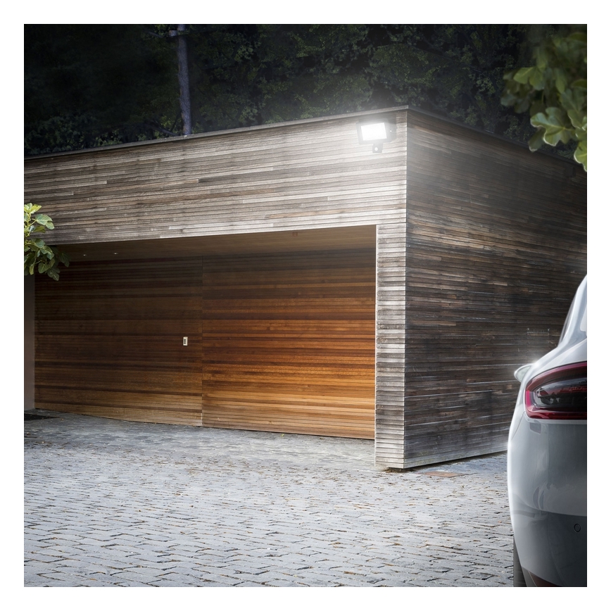 Светодиодный прожектор с датчиком движения NOCTIS LUX 3 LED/50W/230V 3000K IP44 чёрный