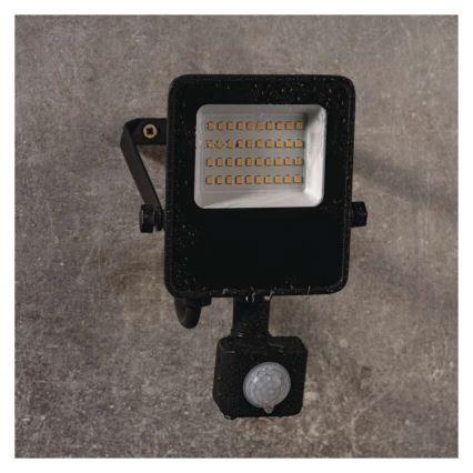 Светодиодный прожектор с датчиком VISIO LED/20W/230V 4000K IP65