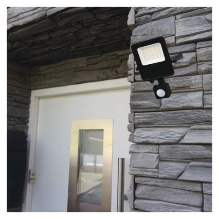 Светодиодный прожектор с датчиком VISIO LED/10W/230V 4000K IP65