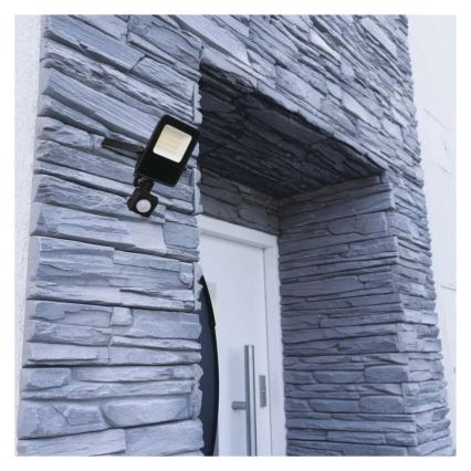 Светодиодный прожектор с датчиком VISIO LED/20W/230V 4000K IP65