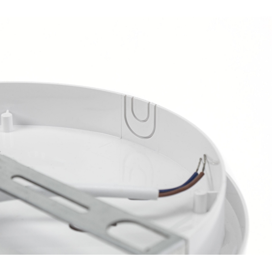 Светодиодный технический светильник с PIR-датчиком LED/20W/230V IP54