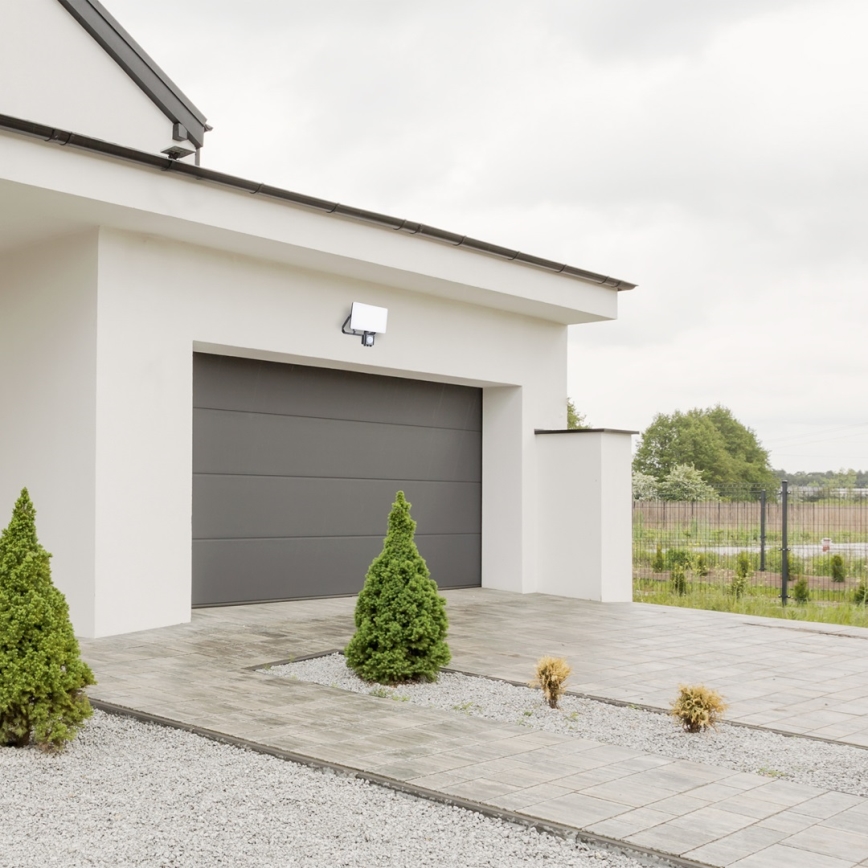 Светодиодный уличный прожектор с датчиком LED/30W/230V 5000K IP44