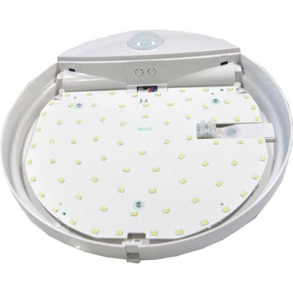 Светодиодный уличный потолочный светильник с датчиком LED/15W/230V IP44