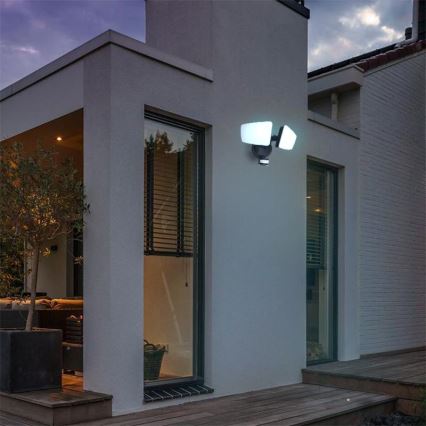 Светодиодный уличный прожектор с датчиком LED/24W/230V 3000/4000/6000K IP54 черный