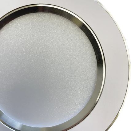 Светодиодный встроенный светильник LED/7,5W/230V 4000K белый/серебристый
